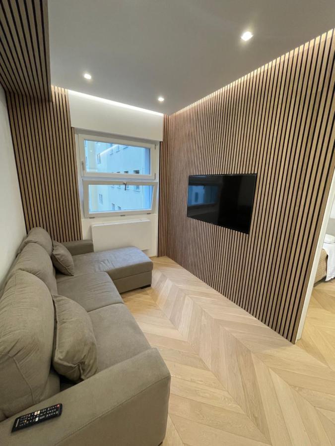 Ferienwohnung Bilocale Luxury A 50 Mt Dalla Stazione Di Milano Exterior foto