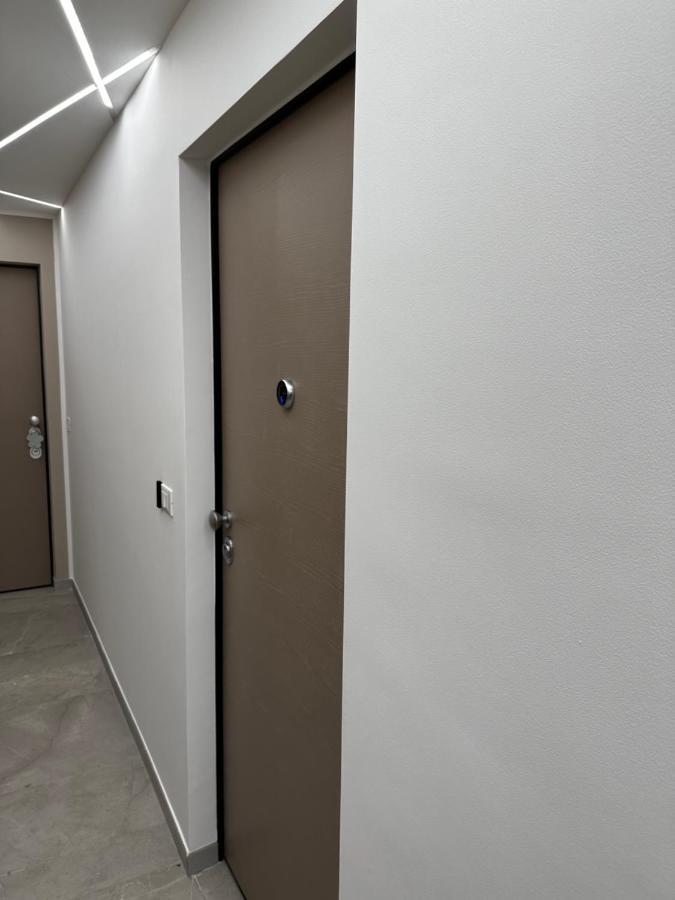 Ferienwohnung Bilocale Luxury A 50 Mt Dalla Stazione Di Milano Exterior foto