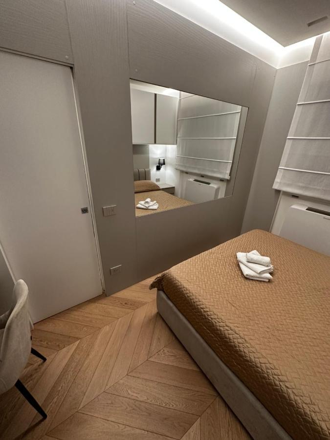 Ferienwohnung Bilocale Luxury A 50 Mt Dalla Stazione Di Milano Exterior foto
