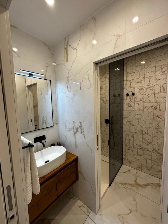 Ferienwohnung Bilocale Luxury A 50 Mt Dalla Stazione Di Milano Exterior foto